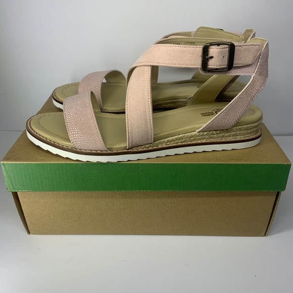 JAMBU cayman jb19cay69 blush size 10M new with box